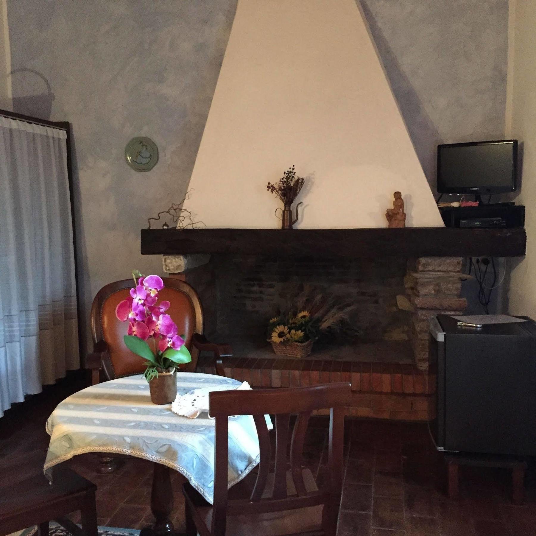 Campo Di Carlo Pensionat Sassetta Exteriör bild